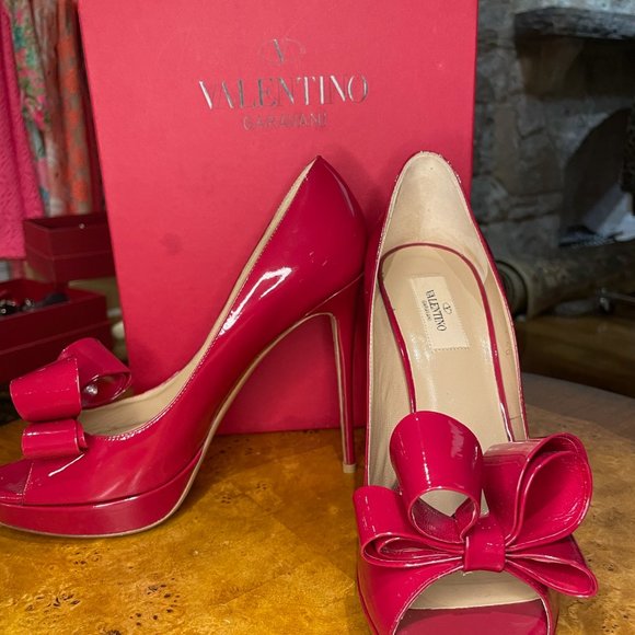VALENTINO GARAVANI "BOW" peep toe platform pump in red - Picture 6 of 6